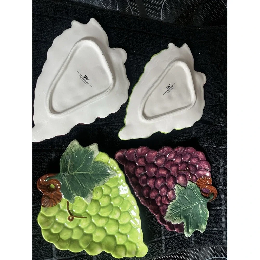 Set Of 4 Vintage style Grape Leaf Snack Plates B&W Boston Ceramic Wharehouse [W]